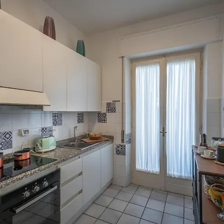 La Casa Di With Private Parking Апартаменты *
